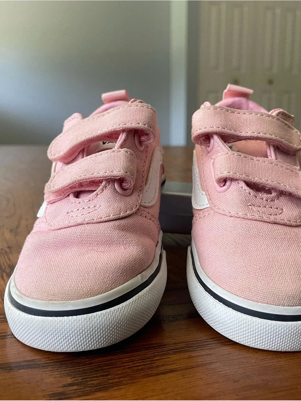 Vans Kids Low-Top Canvas Sneakers in Light Pink and White